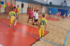 zdjęcie przedstawia rozgrywki z okazji  Światowego Dnia Piłkarza